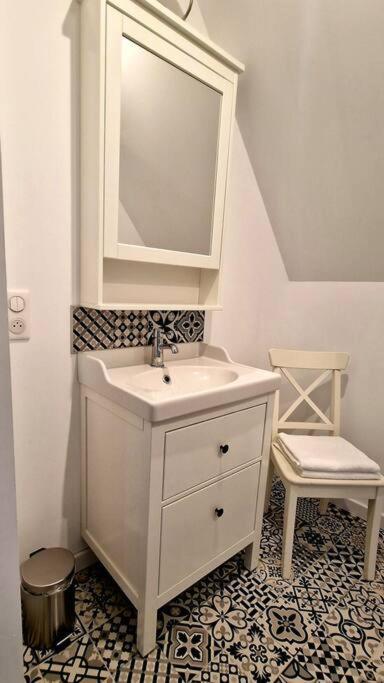 Appartement Charmant Et Spacieux Auxerre Buitenkant foto