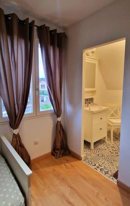 Appartement Charmant Et Spacieux Auxerre Buitenkant foto